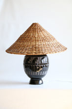 Load image into Gallery viewer, Mid Century Modern Ceramic Table Lamp