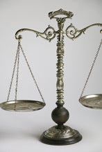 Load image into Gallery viewer, Vintage Scale