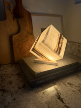 Load image into Gallery viewer, Banded Onyx Cube Lamp
