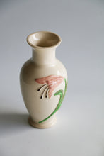 Load image into Gallery viewer, Vintage Handmade Lilly Vase

