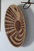 Load image into Gallery viewer, Vintage Pima Man in the Maze Basket
