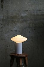 Load image into Gallery viewer, Mid Century Modern Table Lamp
