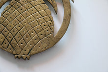 Load image into Gallery viewer, Brass Pineapple Trivet
