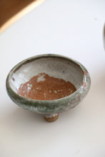 Load image into Gallery viewer, Handmade Ceramic Tripod Dish
