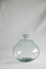 Load image into Gallery viewer, Blown Glass Vase made in Spain
