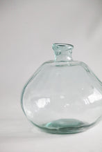 Load image into Gallery viewer, Blown Glass Vase made in Spain
