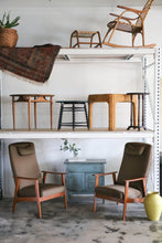 Load image into Gallery viewer, Mid Century Modern Heritage Henredon Side Table
