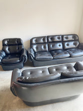 Load image into Gallery viewer, Mid-Century Modern  Overman Pod Sofa
