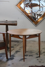 Load image into Gallery viewer, Mid Century Modern Heritage Henredon Side Table

