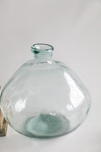 Load image into Gallery viewer, Blown Glass Vase made in Spain
