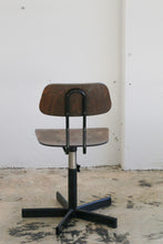 Load image into Gallery viewer, Vintage Mid Century Modern Architects Swivel Chair
