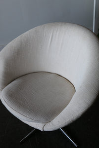 Mid Century Modern Swivel Pod Chair