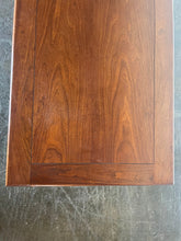 Load image into Gallery viewer, Mid Century Modern Coffee Table
