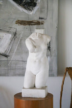 Load image into Gallery viewer, Torse de Femme Sculpture
