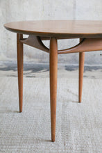 Load image into Gallery viewer, Mid Century Modern Heritage Henredon Side Table
