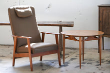 Load image into Gallery viewer, Mid Century Modern Heritage Henredon Side Table
