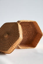 Load image into Gallery viewer, Woven Basket With Lid
