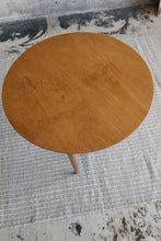 Load image into Gallery viewer, Mid Century Modern Heritage Henredon Side Table
