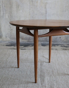 Mid Century Modern Heritage Henredon Side Table