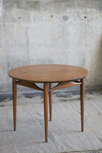 Load image into Gallery viewer, Mid Century Modern Heritage Henredon Side Table
