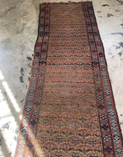Load image into Gallery viewer, Antique Handknotted Wool Rug|ella
