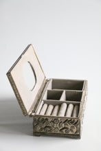 Load image into Gallery viewer, Vintage Gondinger Silver Plated Jewelry Box
