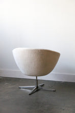 Load image into Gallery viewer, Mid Century Modern Swivel Pod Chair
