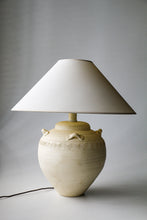 Load image into Gallery viewer, Ceramic Table Lamp
