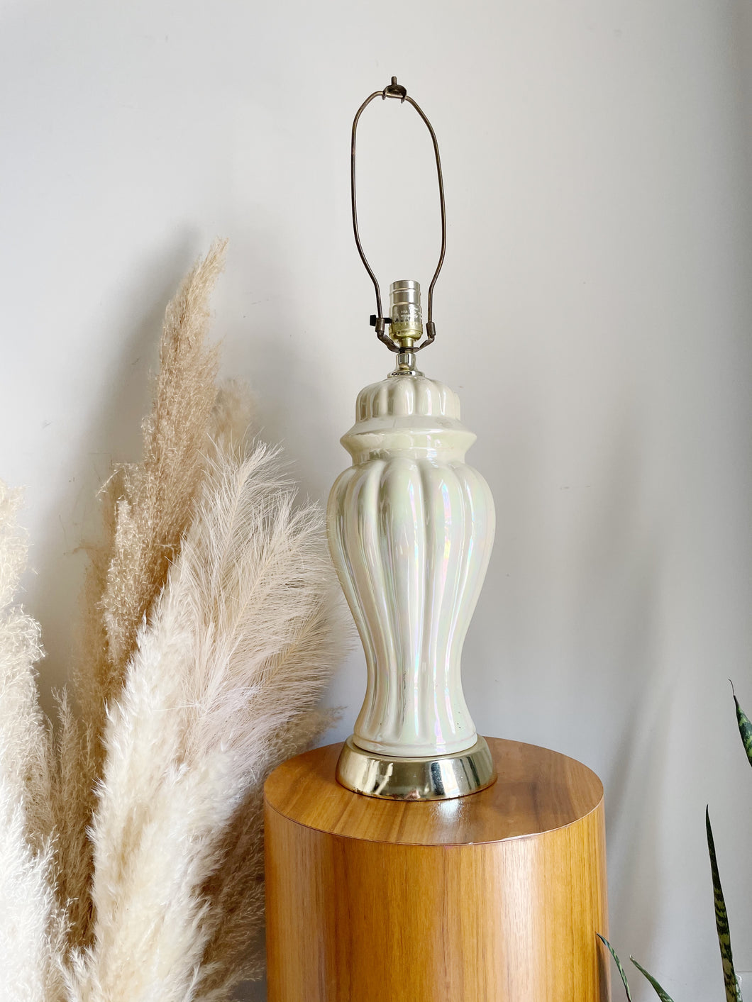 Iridescent Ginger Jar Table Lamp