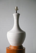 Load image into Gallery viewer, Ceramic Mid Century Modern Table Lamp
