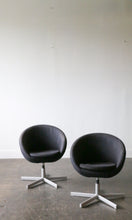 Load image into Gallery viewer, Pair of Mid Century Modern Style Pod Chairs
