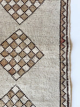 Load image into Gallery viewer, Vintage Hand Knotted Wool Rug
