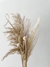 Load image into Gallery viewer, Dried Flower Arrangement
