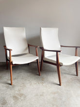 Load image into Gallery viewer, Pair Of Mid Century Modern Lounge Chairs

