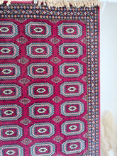 Load image into Gallery viewer, Vintage Wool Oriental Rug
