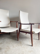Load image into Gallery viewer, Pair Of Mid Century Modern Lounge Chairs

