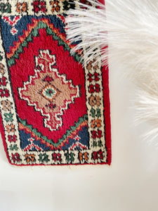 Mini Vintage Hand Knotted Wool Rug l