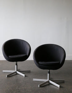 Pair of Mid Century Modern Style Pod Chairs