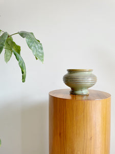 Vintage Floraline McCoy USA Vase// Planter  #424