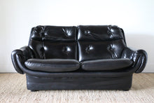 Load image into Gallery viewer, Mid Century Modern Pod Style Black Tufted Loveseat by Overman
