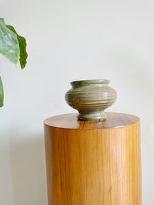 Vintage Floraline McCoy USA Vase// Planter  #424