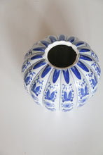 Load image into Gallery viewer, Blue and White Pottery Vase
