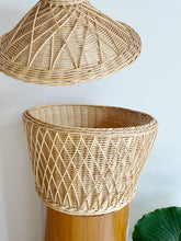Load image into Gallery viewer, Woven Basket with Lid
