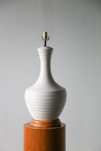 Load image into Gallery viewer, Ceramic Mid Century Modern Table Lamp
