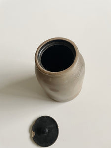 Potter Jar / Vase