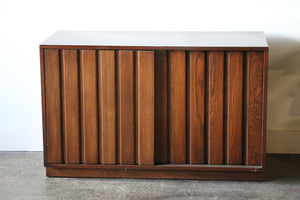 Sligh Mid Century Modern Walnut Sliding Door Credenza / Dresser