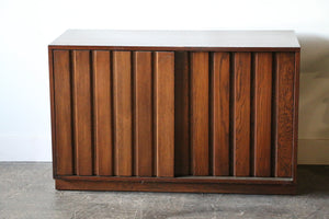 Sligh Mid Century Modern Walnut Sliding Door Credenza / Dresser