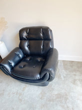 Load image into Gallery viewer, Mid Century Modern Pod Style Black Tufted Armchair by Overman
